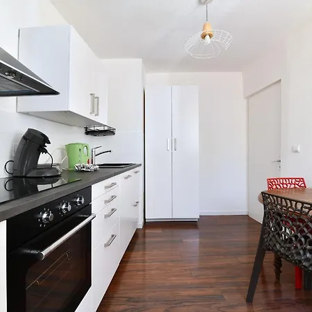 Les Cigognes Du Centre